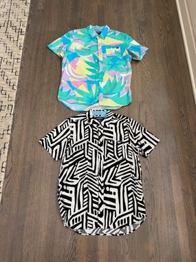 Chubbies Brand Short Sleeve Button Down Shirts Size M Set of 2